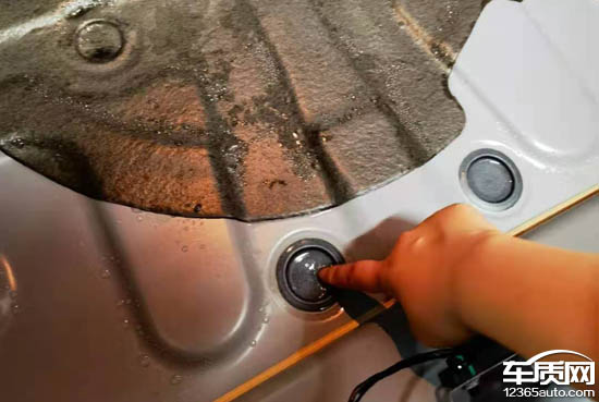 车辆漏水的排查过程及维修方案,车辆质量问题造成的漏水