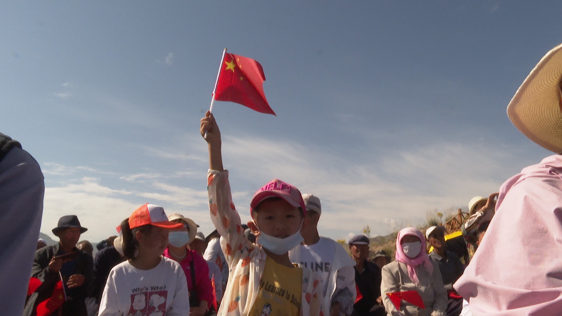花田小镇欢迎您,让我们相约在栖云花田看灯会