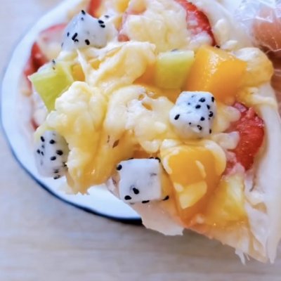 最简单的水果披萨怎么做,水果披萨烤箱做法全过程