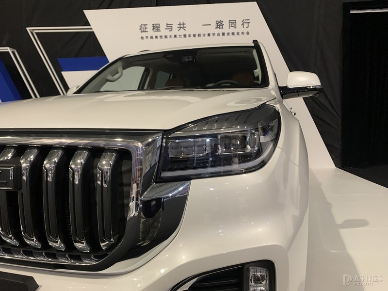 新款起亚嘉华实车曝光,2022丰田皇冠陆放豪华版图片