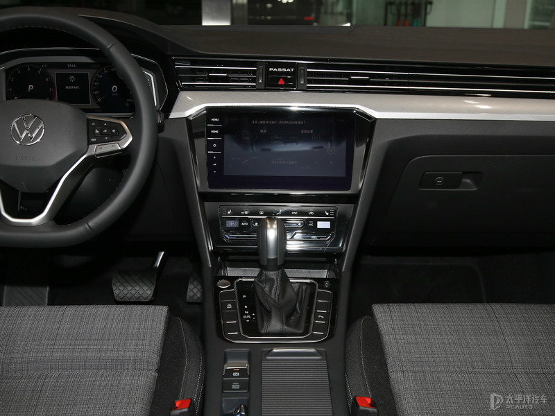 新款起亚嘉华实车曝光,2022丰田皇冠陆放豪华版图片