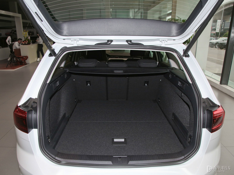 新款起亚嘉华实车曝光,2022丰田皇冠陆放豪华版图片