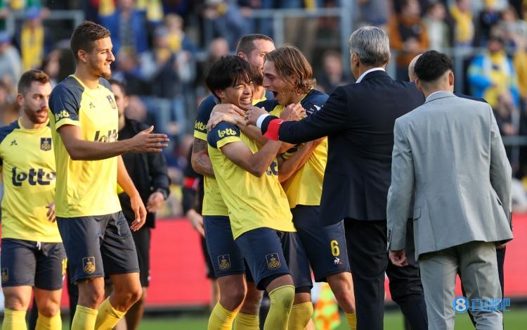 日本球员比甲替补登场,比甲日本球员