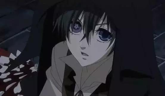 充满中二气息的异色瞳男子