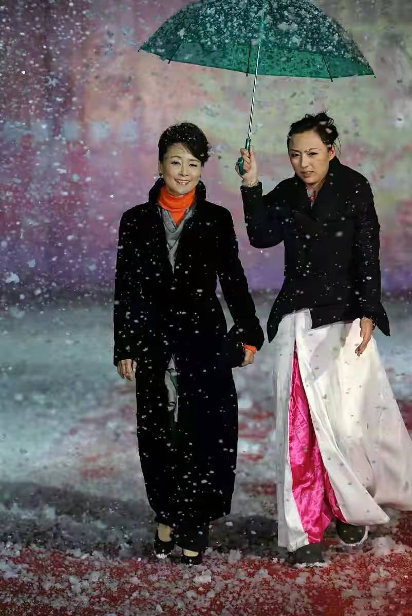 张瑜穿搭高清,张瑜知性穿搭真有气质