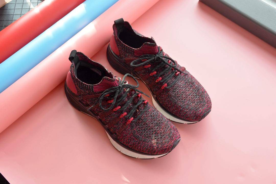 米家运动鞋4代和3代有什么区别,米家云弹运动鞋