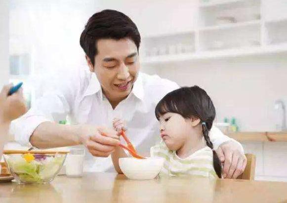 嫌弃宝宝吃得多是妈妈有问题,嫌弃宝宝吃辅食