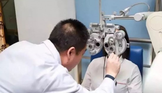 便宜老花镜有什么危害,网上便宜的老花镜对眼睛有伤害吗