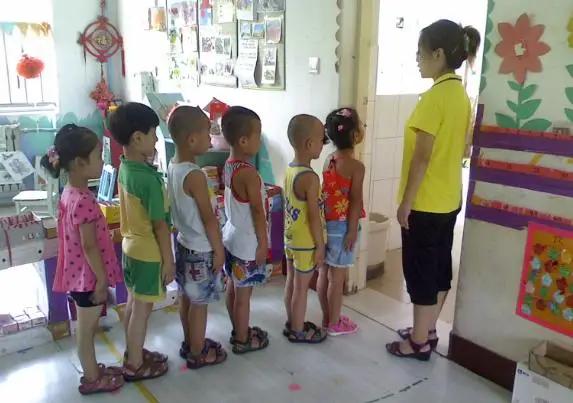 幼儿园孩子尿裤子的干预措施,幼儿小便尿裤子怎么处理