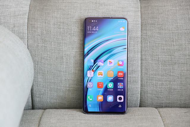 雷军谈小米11屏幕是曲面吗,雷军回应小米8刘海屏