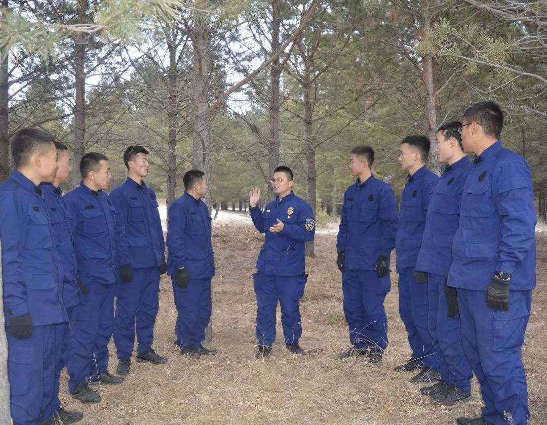 党建活动传承红色精神,党建引领传承红色基因德育工作