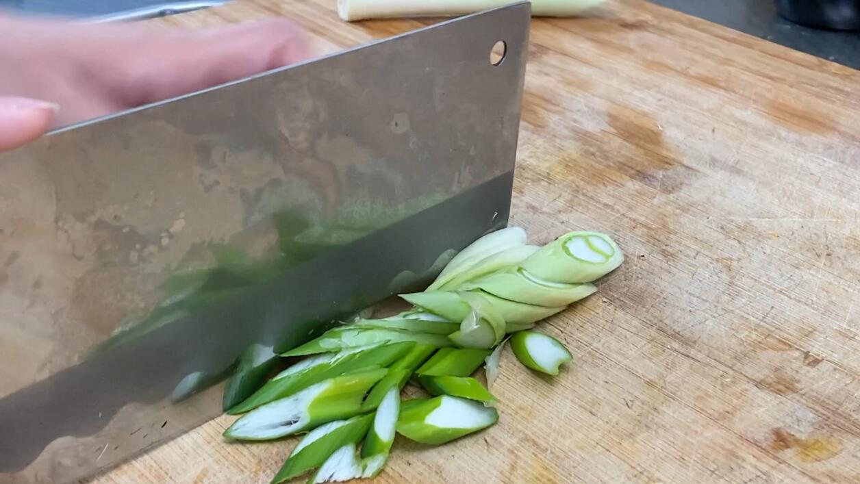 鲜美的蘑菇汤怎样做更好吃,美味的蘑菇汤超级好喝