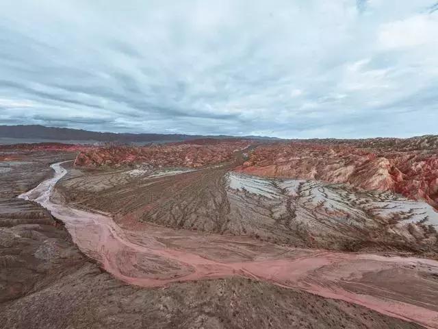 世界上最大规模的丹霞地貌风景区,红石峡奇特的丹霞地貌