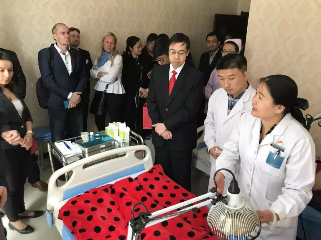 中医肩颈理疗正骨手法视频,阴阳针法三才针法实战