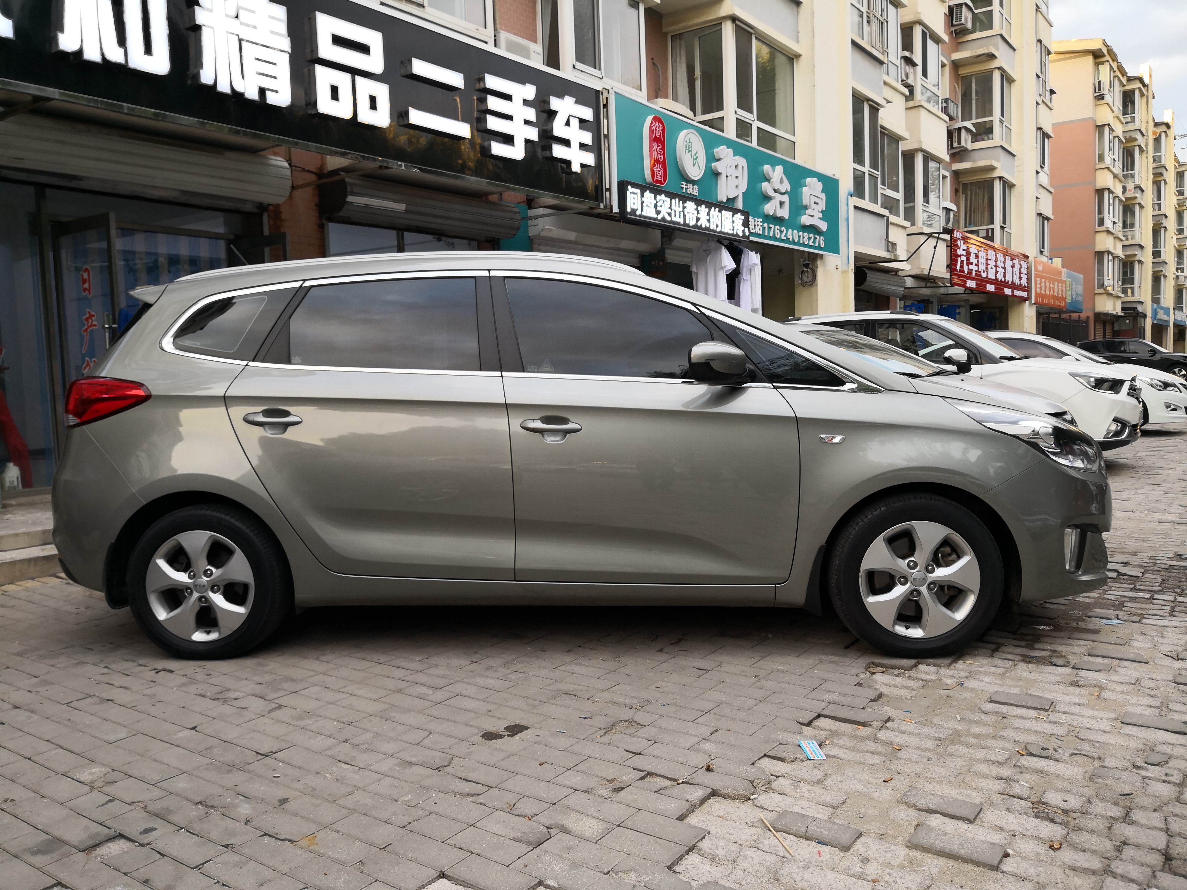 逛二手车市场奥迪,二手起亚佳乐现车新款