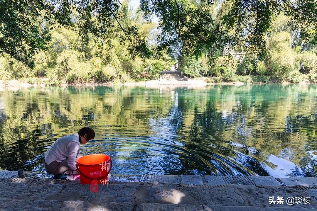 手里拿的不是大刀?最有文化的关二爷竟然藏在个古镇里