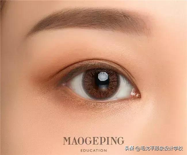 怎么画眼妆才不显脏,怎么防止眼妆花