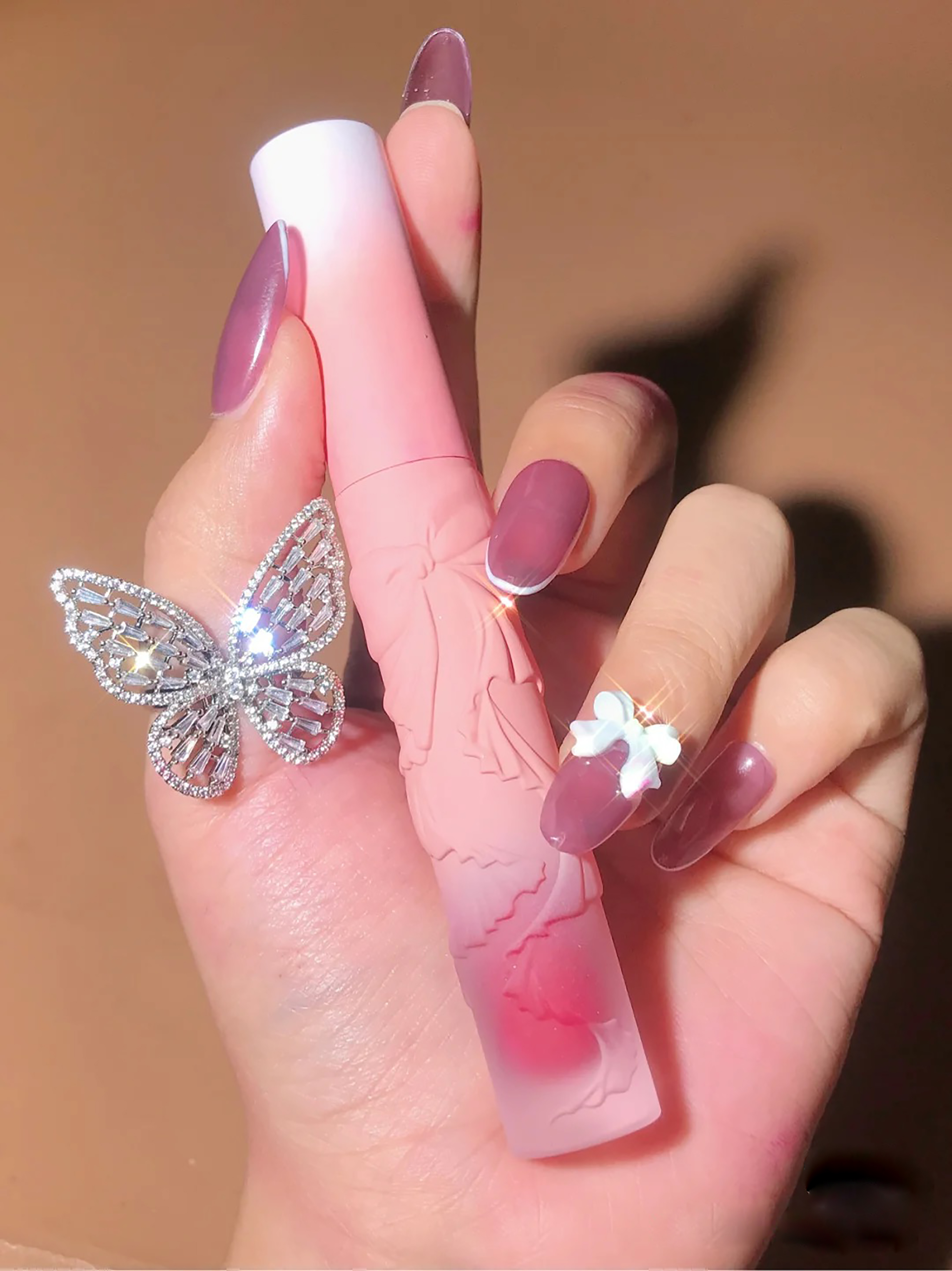 夏季必备的一款口红,夏季口红不易晕染掉色