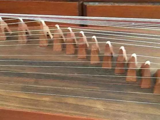 古筝弹不出空鸣音什么原因,古筝弹得不好听是什么原因