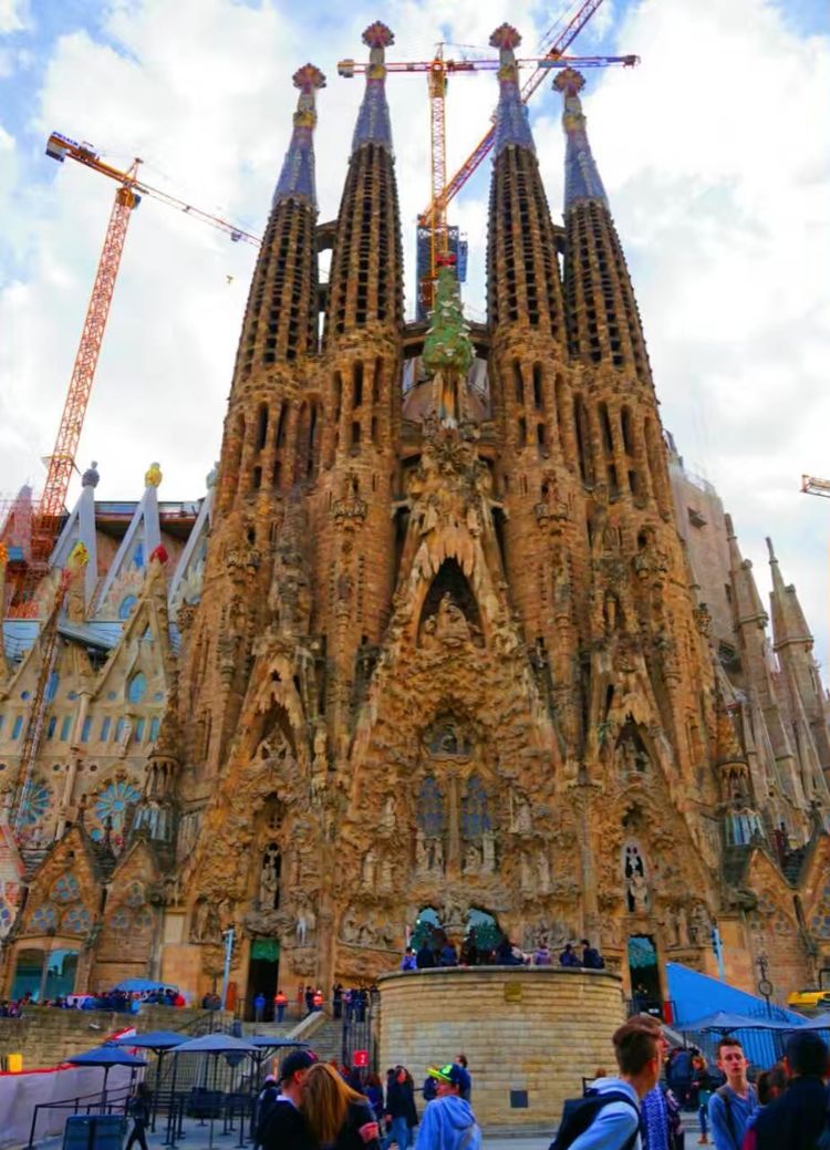 葡萄牙和西班牙哪个值得旅游,西班牙和葡萄牙旅游区别