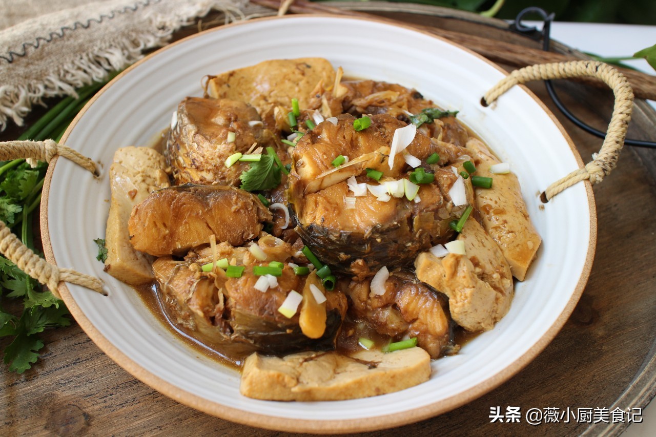 炖鱼老一辈做法,老东北美食炖鱼经典配方