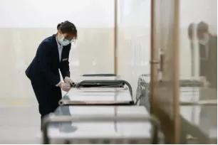 90后殡葬摆渡人,殡葬工作者生命最后的摆渡人