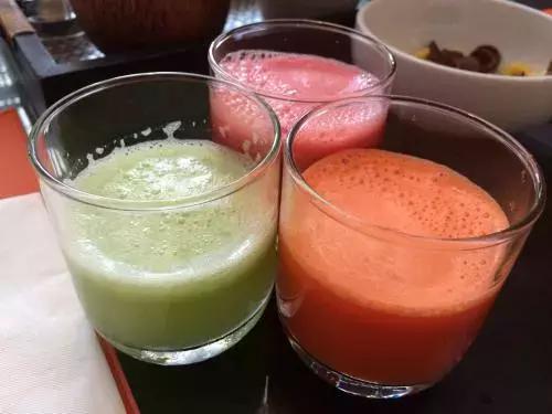 注射果汁、打鸡血、撞树，一文拆穿奇葩养生*法大**，别再上当了！