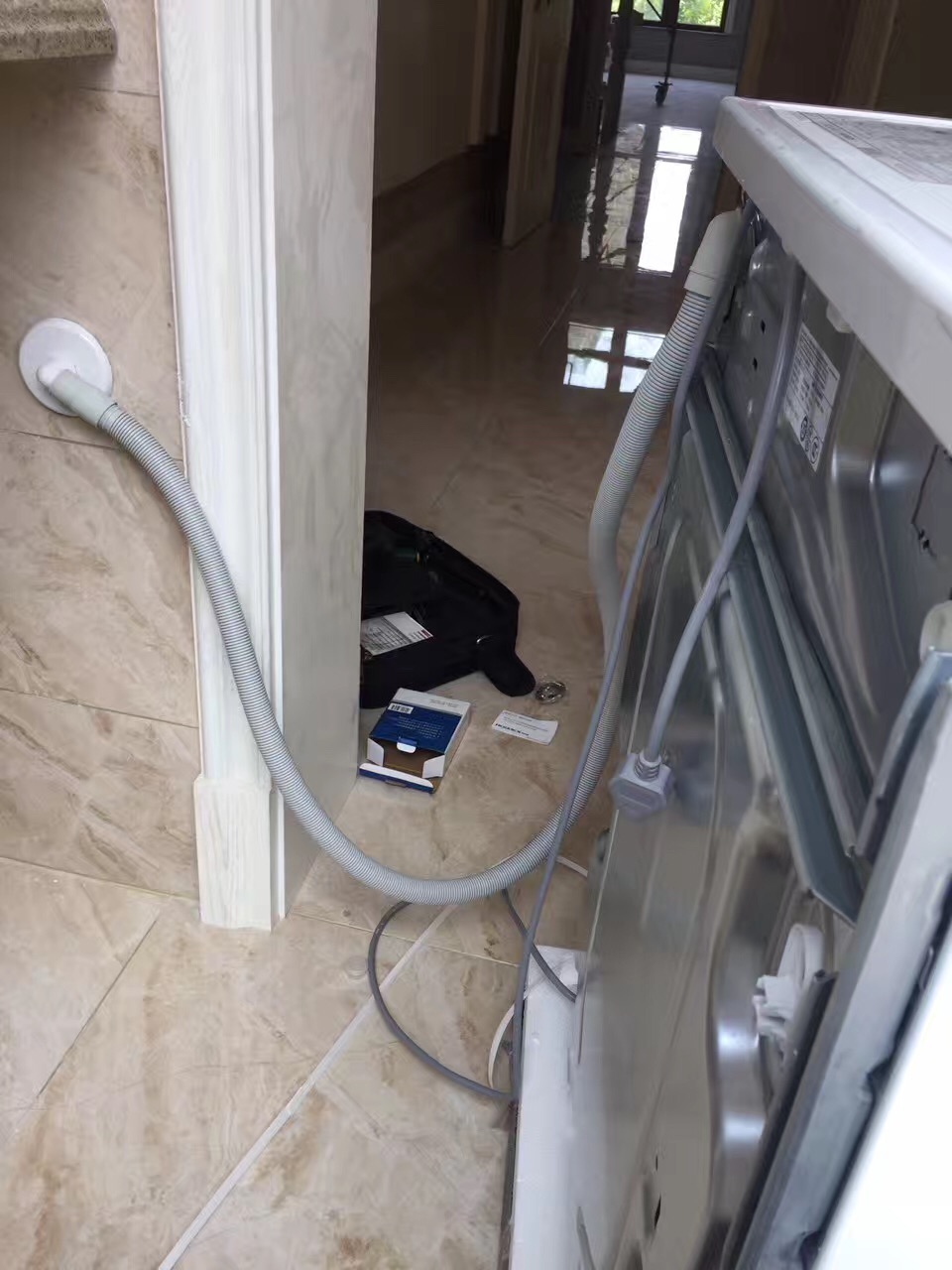 洗衣机上排水和下排水,怎么判断洗衣机上排水还是下排水