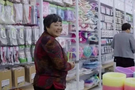 在小县城一眼望到头的生活,小县城里的两点一线生活