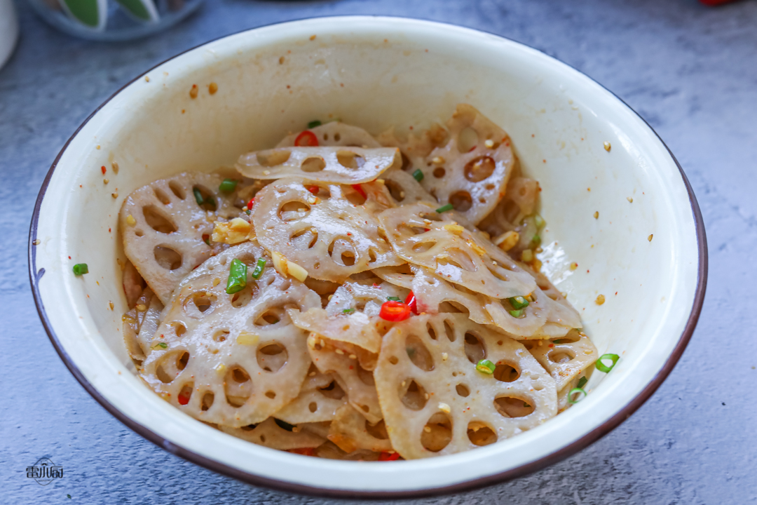 小苏打煮莲藕莲藕怎么做不发黑,莲藕炖排骨怎么才能让莲藕不发黑