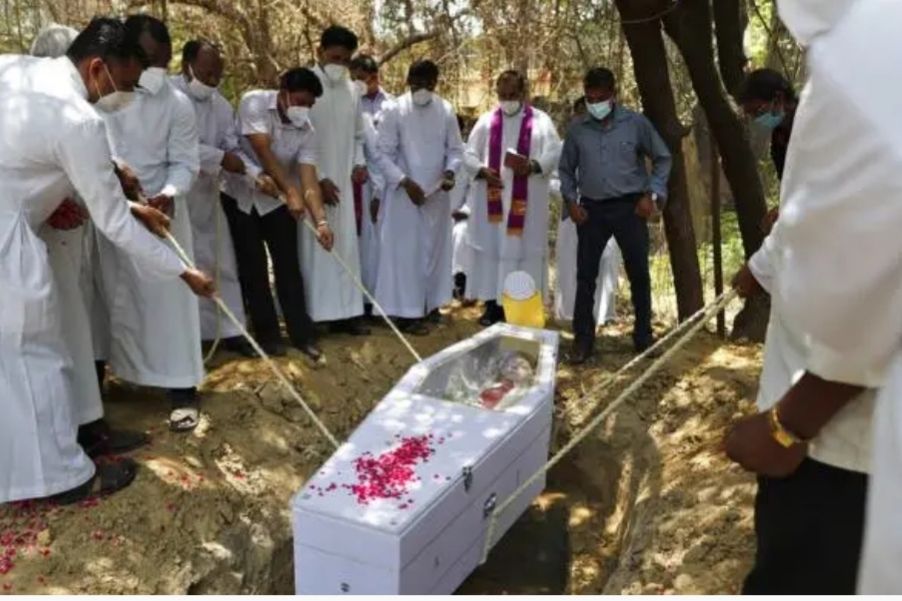 印度爆发“挖眼保命”的“颜色真菌症”,我们该出手帮吗?