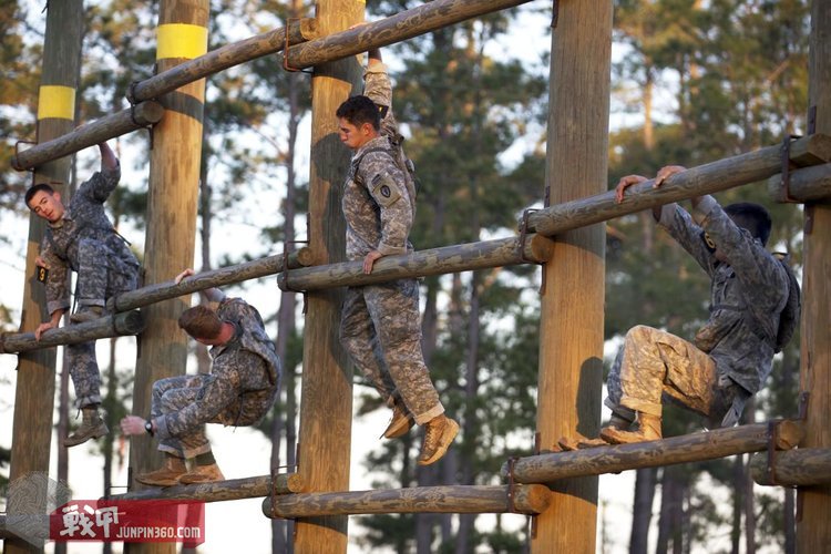 鎴樼敳杞伴福灏忚,鎴樼敳杞伴福璀﹀姟瀹炴垬瑙嗛