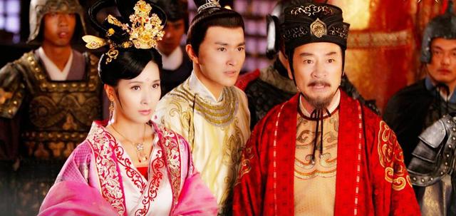 两度被废又两度复位的皇后,两度称帝两次被废的原因