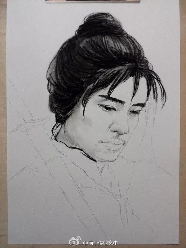 比起打印画，美院毕业的他，笔下这种彩铅水彩画才好看哭了~