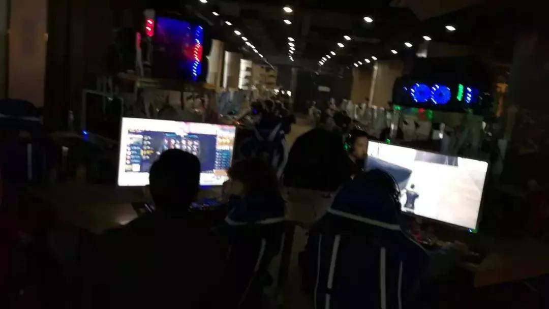 「今日网咖」话题:诚心招聘、良心卖店、良才求职!