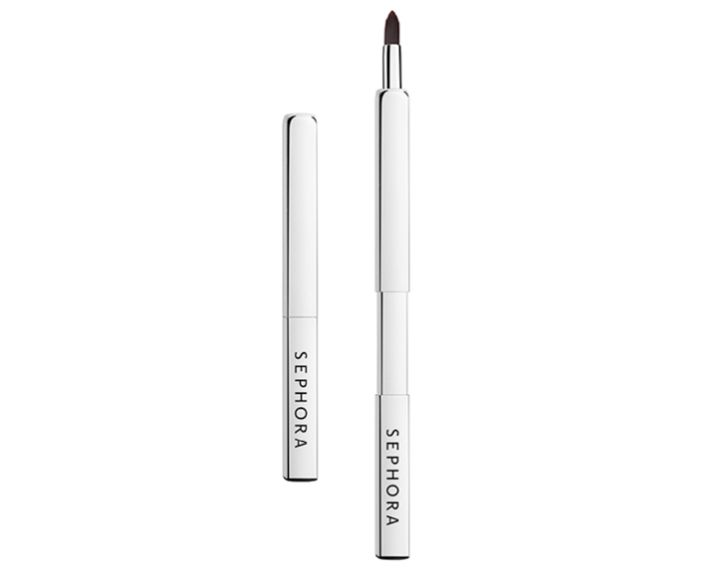 在折腾嘴唇这件事上，大家都一样