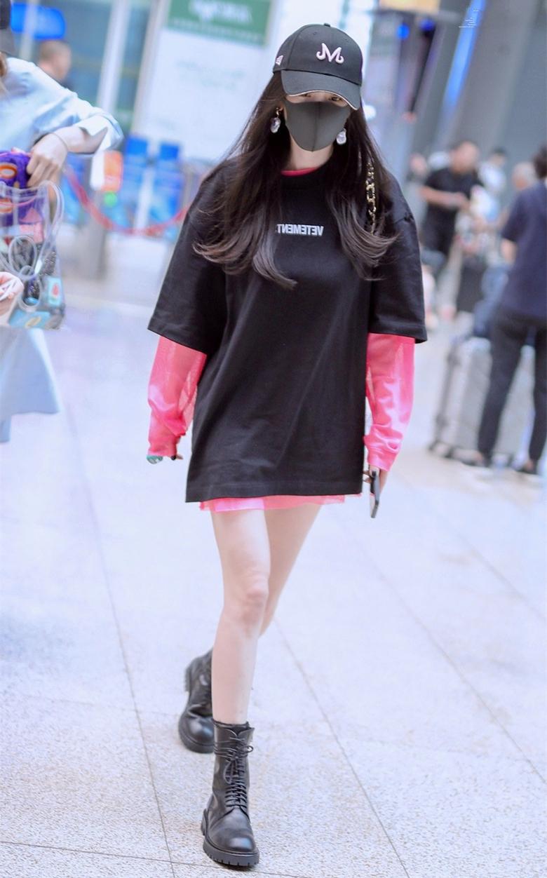 杨紫穿一身白色的衣服换新造型,杨紫日常t恤穿搭