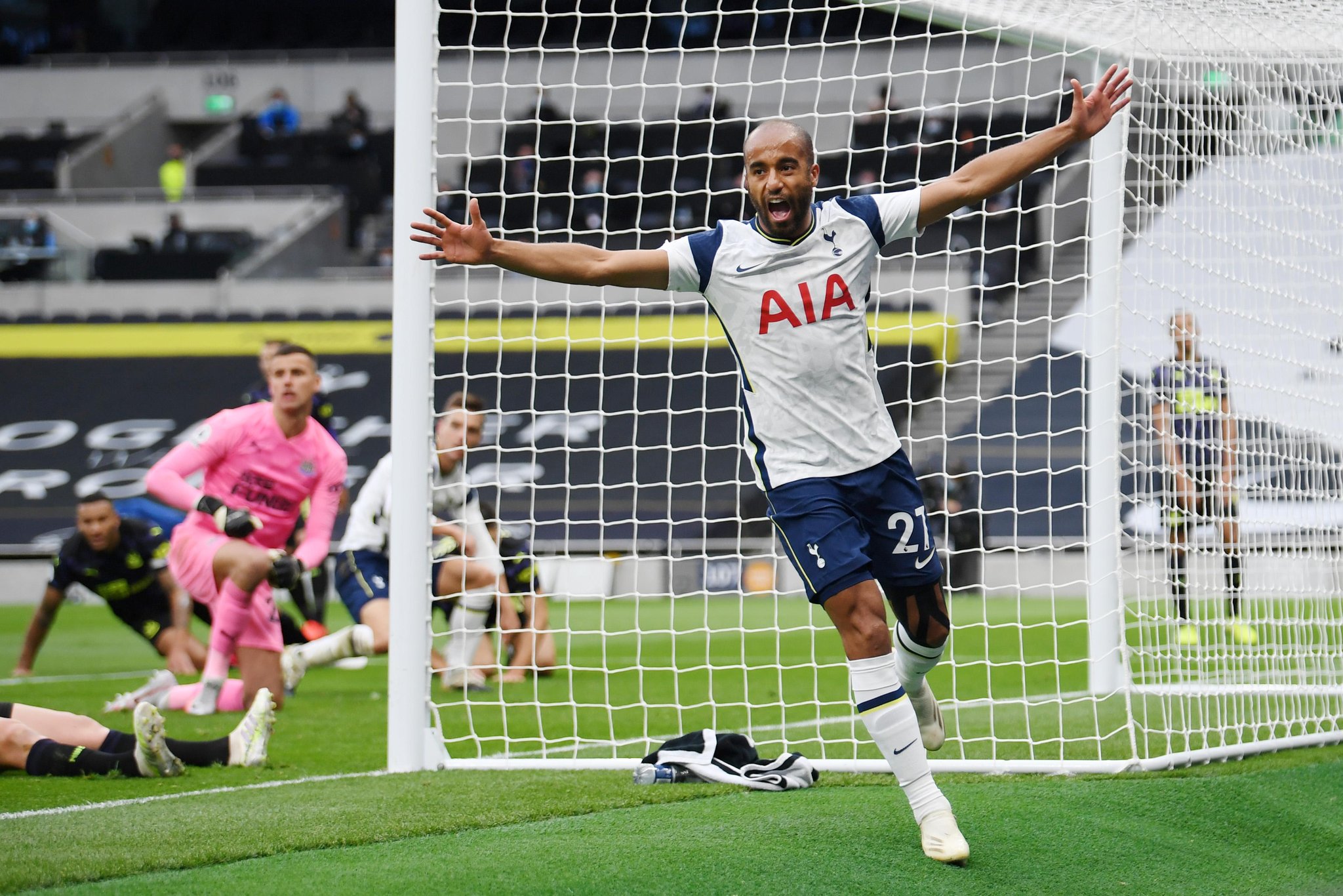 热刺孙兴慜握手穆帅,热刺1-0领先孙兴慜