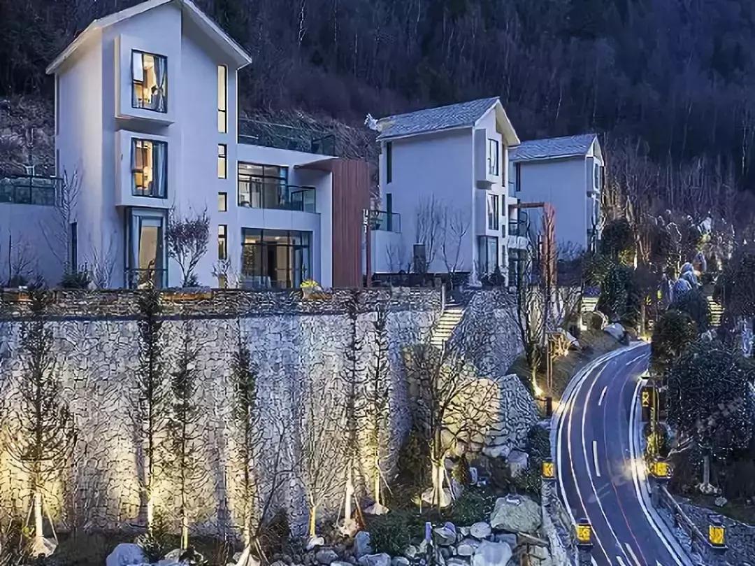 阿坝州又一处绝对秘境,雪山红石全部免费看,成都出发可耍2天!