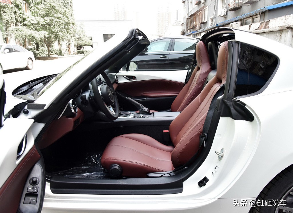 马自达3黑武士敞篷,马自达mx-5miata敞篷跑车2021款