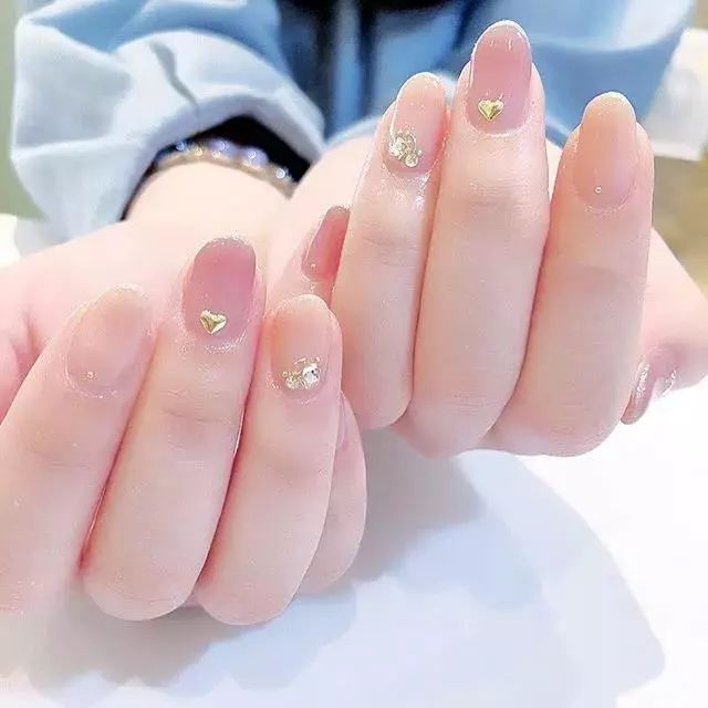 粉嫩渐变果冻唇,无美颜无滤镜的果冻甲