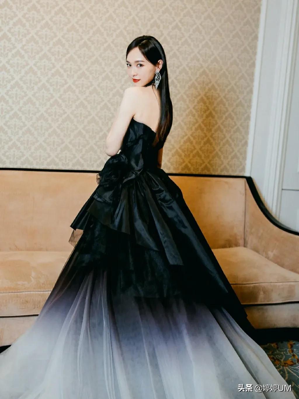 唐嫣，性感迷人、身材火辣、笑容甜美，这么好看的女人简直绝绝子