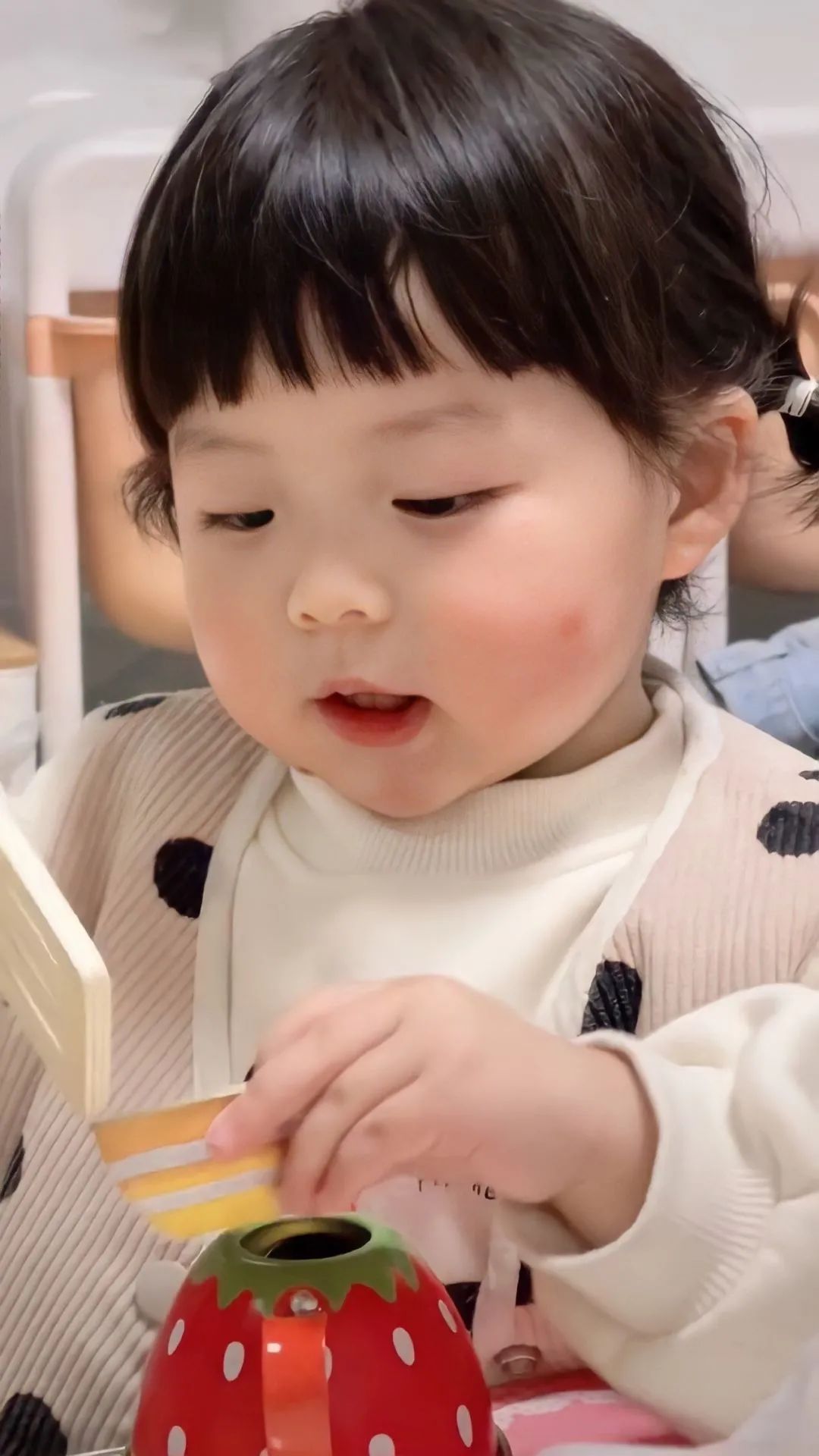 可爱宝宝壁纸高清全屏可自取,手机壁纸宝宝可爱女孩