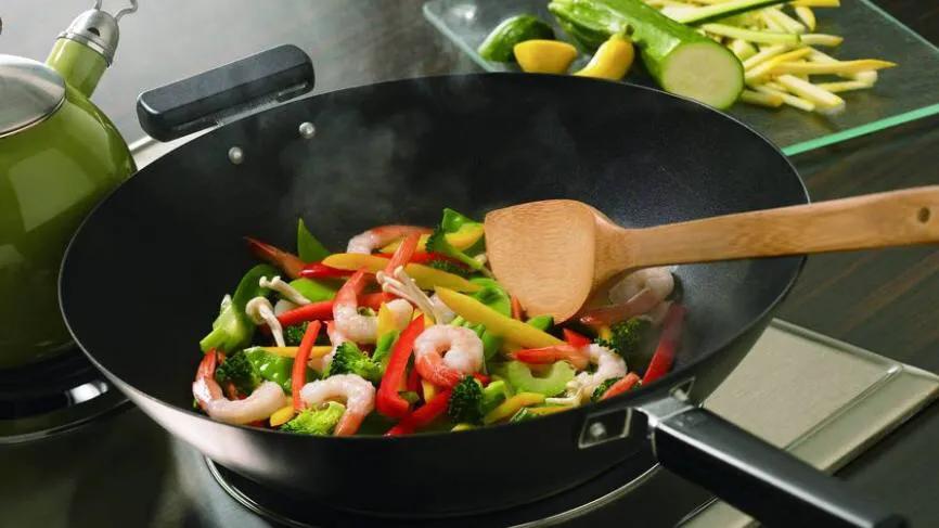 农村铁锅生锈怎么办,微缩厨房里的铁锅生锈了怎么办