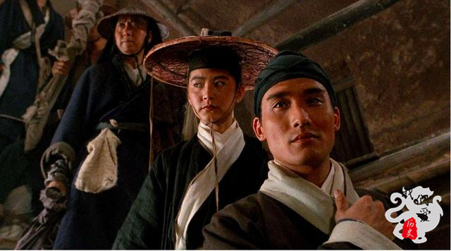 古时候白银一万两有多重,古代一万两白银值多少钱