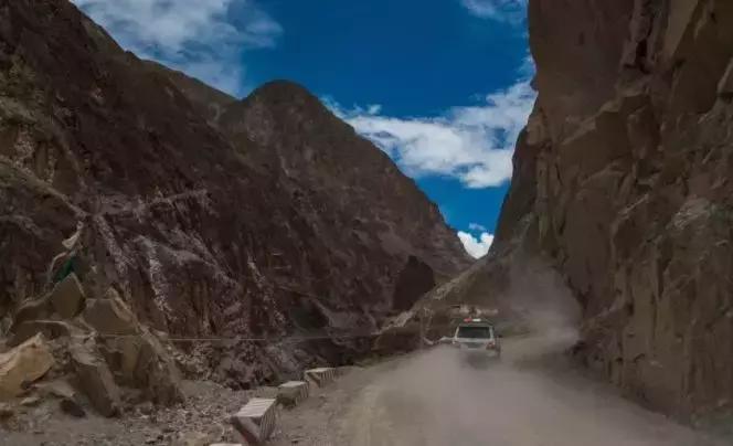 七八月份自驾川藏线路线图,川藏线七八月雨季包括哪些地方