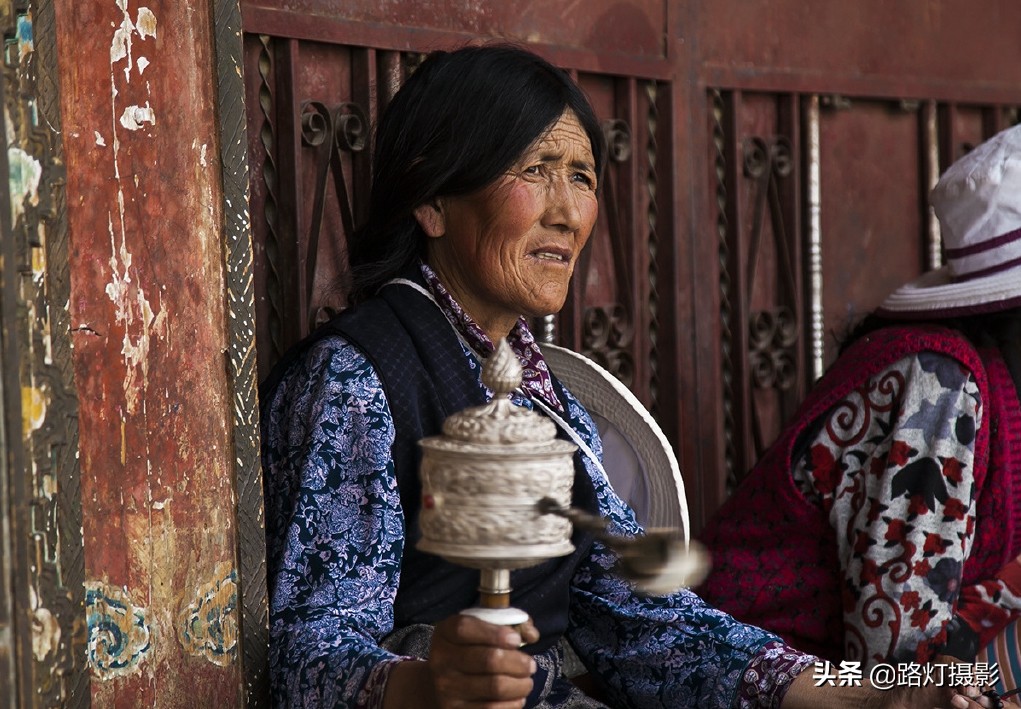 你见过凌晨四点钟的布达拉宫吗,布达拉宫是在四川甘孜吗