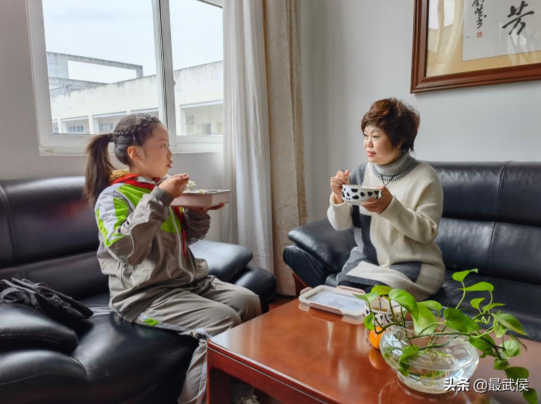 孩子开学生活步入正轨视频,开学后的校园生活