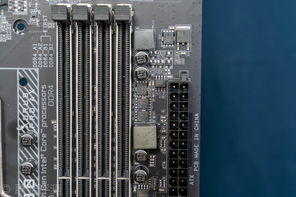 技嘉z490aorusproax主板多大,技嘉z490aorusproax是超级雕吗