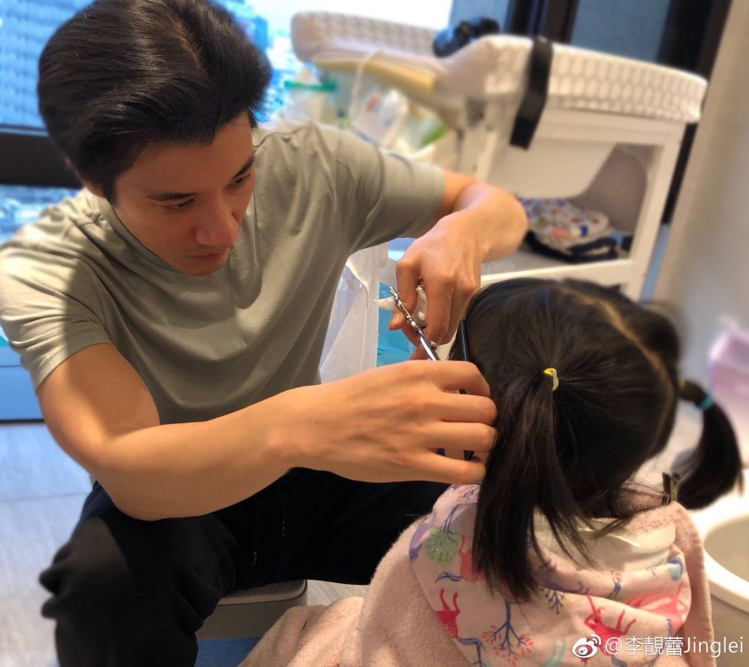 三娃奶爸王力宏，年入4.6亿，却一件衣服穿10年，钱都去哪了？